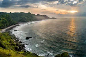 Wisata Pantai di Kebumen yang Menyuguhkan Keindahan Alam Menakjubkan